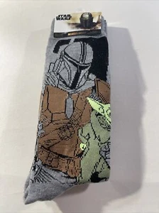 Disney Star Wars Mandal Drian Novelty Men's Crew Socks 2 Pairs Size 6-12 New - Picture 1 of 6