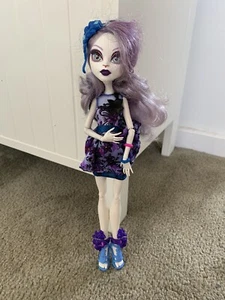 Rare MONSTER HIGH Catrine DeMew Gloom and Bloom 2014 - Picture 1 of 3