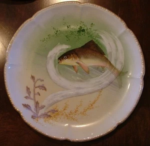 Plato de pescado Wm GUERIN & Co. LIMOGES FRANCE 9" 2 DECORADO POR CHAS REDMOSTON - Imagen 1 de 4