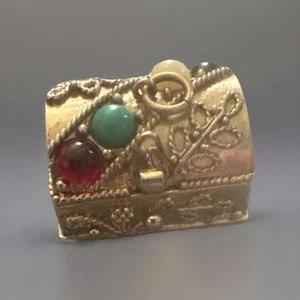 Vintage Avon Treasure Chest Pill Case 1970s Trinket Box - Picture 1 of 4