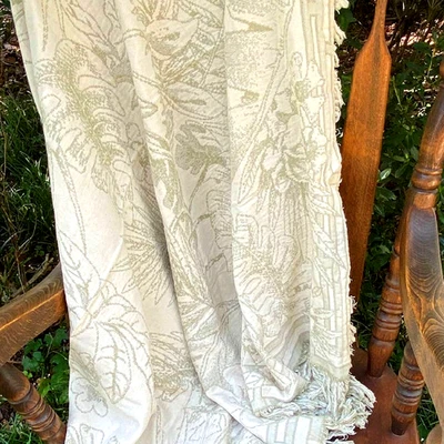 Tropical Breeze Throw Toile Matelasse Salvia Ligera y Natural NUEVO Hecho en EE. UU. Foto 1 de 2
