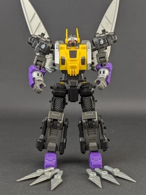 FansProject Casualty Backfiery complete 3rd Party Insecticons Kickback Crossfire - Image 1 of 4