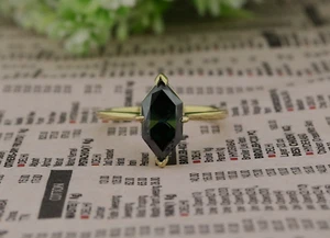 Vintage Green Hexagon Cut Solitaire Engagement Ring Anniversary Gift For Women - Picture 1 of 7