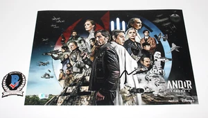 CREADOR TONY GILROY FIRMADO STAR WARS ANDOR 12x18 PÓSTER DE ESPECTÁCULO 3 CERTIFICADO DE AUTENTICIDAD BECKETT - Imagen 1 de 3