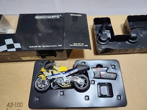 MINICHAMPS 122 006146 HONDA NSR 500 Team Nastro Azzurro 2000  1/12 - Picture 1 of 11