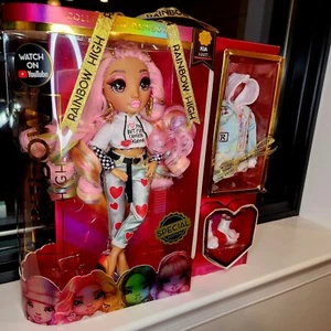 🌟Rainbow High Fashion Doll🌟 Kia Hart Pink Valentines Exclusive Heart Clothes! - Bild 1 von 4