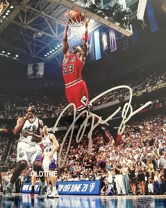 Michael Jordan Chicago Bulls "Showtime" Autographed Signed Reprint Photo - Picture 1 of 1