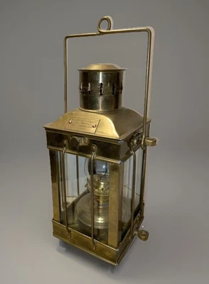 MARINE CARGO LIGHT 3954 GREAT BRITAIN 1939 Oil Lamp Brass Ship Carriage Lantern - Image 1 of 4