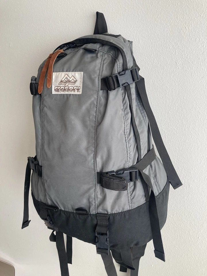 Mochila de día y medio Gregory años 80 de colección 33L gris hecha en EE. UU. Foto 1 de 4