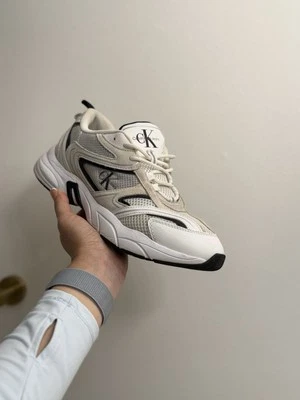 Zapatillas Calvin Klein Retro Logo Estampado Perfecto Estado, pero tienen que ser wa Foto 1 de 4