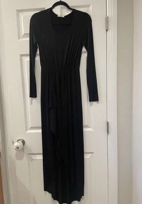 Vestido drapeado Everly negro manga larga alto bajo para mujer Foto 1 de 4