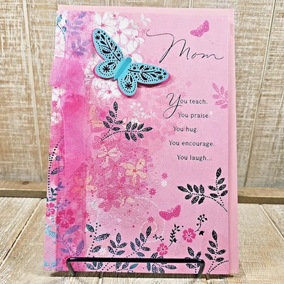 Tarjeta de felicitación de cumpleaños Hallmark para mamá rosa floral 3D azul cinta mariposa Foto 1 de 4