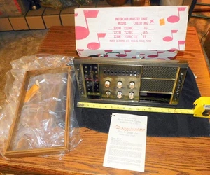 Reloj Sistema de Música e Intercomunicación Modelo 228 Música y Sonido De Colección 1981 Nunca Usado - Imagen 1 de 24