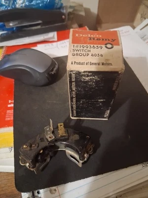 Nuevo de Lote Antiguo 1957-1970 Varios Coches/Camiones GM, Seguridad Neutral, Interruptor de Lámpara de Respaldo 1993659 Foto 1 de 2