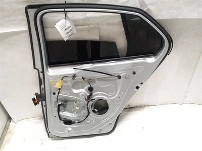 CONJUNTO DE PUERTA TRASERA DERECHA PARA VOLKSWAGEN JETTA 2005 - 2010 Foto 1 de 4