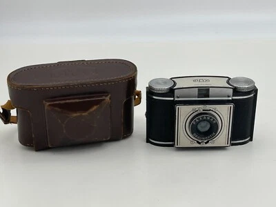 Cámara fotográfica Braun Paxina con lente Praxar Foto 1 de 4