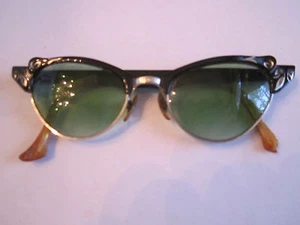 VTG 12K GF (GOLD FILLED) EYE GLASSES WITH LENSES - FANCY DESIGN - HEAVY - Picture 1 of 9