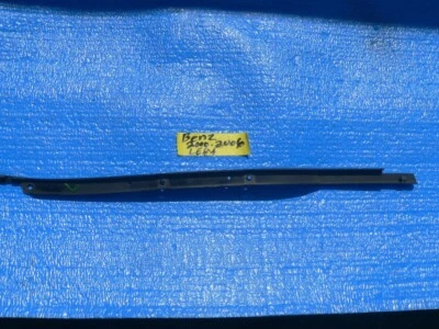 MERCEDES BENZ S430 S500 REAR BUMPER REINFORCEMENT GUIDE BRACKET 2000- 2006 OEM - Image 1 of 4