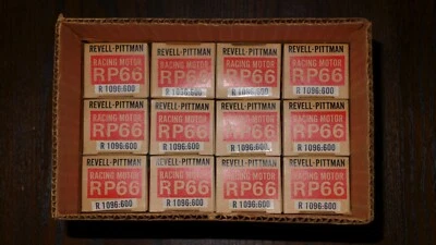 Motor de carreras Revell Pittman RP66 R 1096:600 - NOS Raro Caja completa de 12 Foto 1 de 4