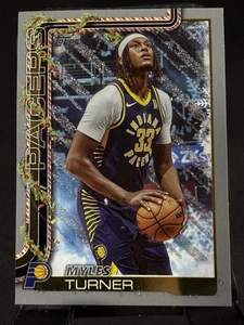 2025-26 Topps Holiday #H40 Myles Turner Glitter Holiday - Picture 1 of 2