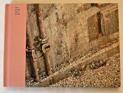 BTS - You Never Walk Alone 2017  Right Version--Book, CD, and Photo Card Foto 1 de 2