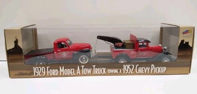 Camión de remolque Ford Modelo A 1929 Canadian Tire 1:24 y banco de camionetas Chevy 1952 (2007) Foto 1 de 4