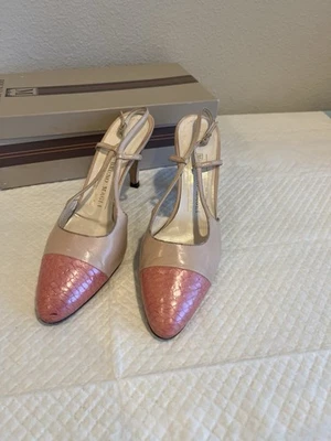 Tacones vintage Bruno Magli beige y rosa talla 8AA Foto 1 de 4