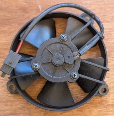SPAL 5.2" Low Profile Pusher Fan – 313 CFM, 12V Paddle Blade, VA31-A101-46S - Image 1 of 4