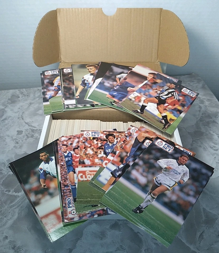 Pro-set Socccer Cards, English, 1991 , Set Of 393 Cards - Image 1 of 4