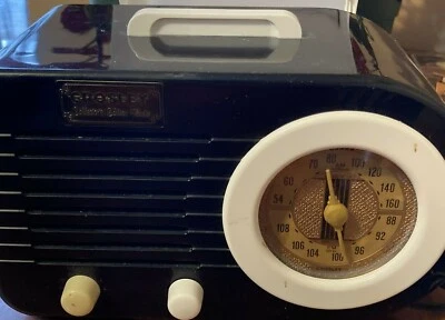 CROSLEY Collectors Edition BAKELITE AM/FM Radio with Cassette Aux Line in/out - Image 1 of 4