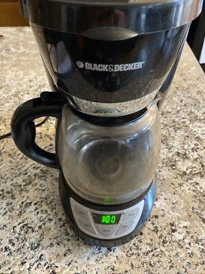 Black Decker 12 Cup Coffee Maker with Glass Carafe CM1050B TESTED - Image 1 of 3
