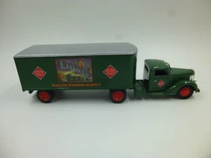 Ertl 1:43 Scale 1948 Diamond T Semi Tractor-Trailer Railroad Express Agency - Picture 1 of 8