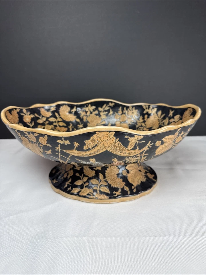 Cuenco grande chino con patas con dragones, texto, figuras, flores Foto 1 de 4