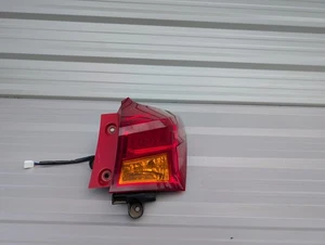 LUZ DE FRENO TRASERA LADO DERECHO TOYOTA AURIS HATCHBACK 2012-2015 - Imagen 1 de 10