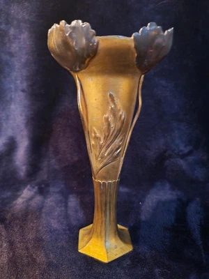 Centre de table Art Nouveau en régule – décor floral 1900 – patine bronze – vas - Photo 1/4