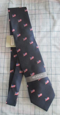 Corbata Merona para hombre azul marino con banderas americanas 100 % seda Foto 1 de 4