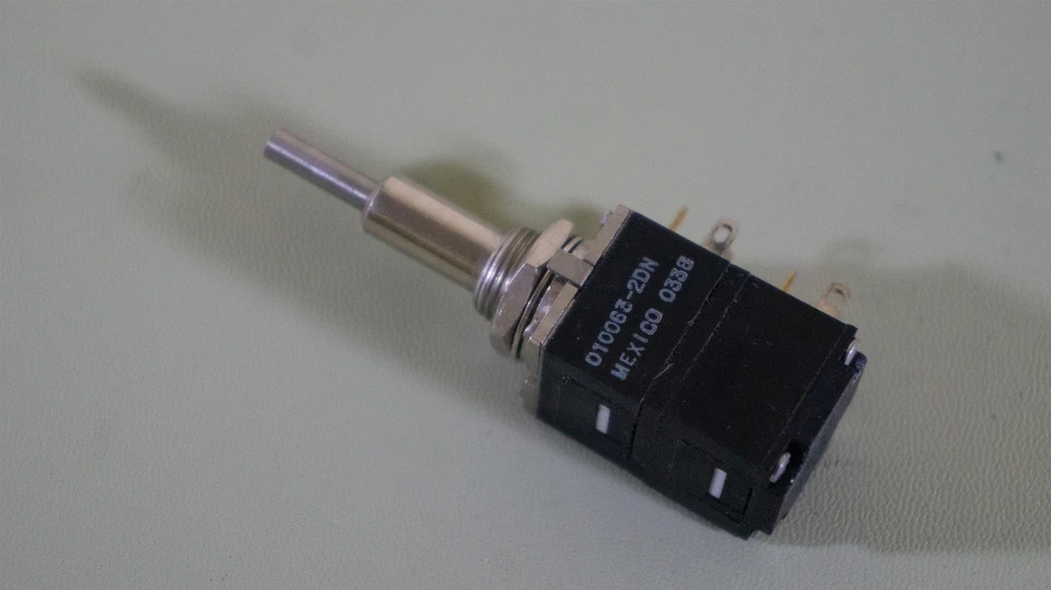 Resistencia variable de precisión SCI Systems 010063-2DN herida sin cable - 5,5 kΩ - Nuevo Foto 1 de 4