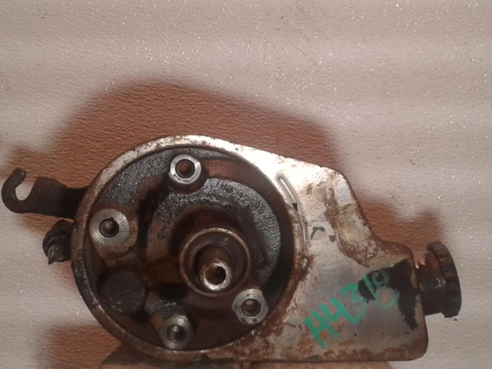 Bomba de dirección asistida usada se adapta a: camioneta Gmc 1500 1997 sin frenos Hydro-Boost G Foto 1 de 4