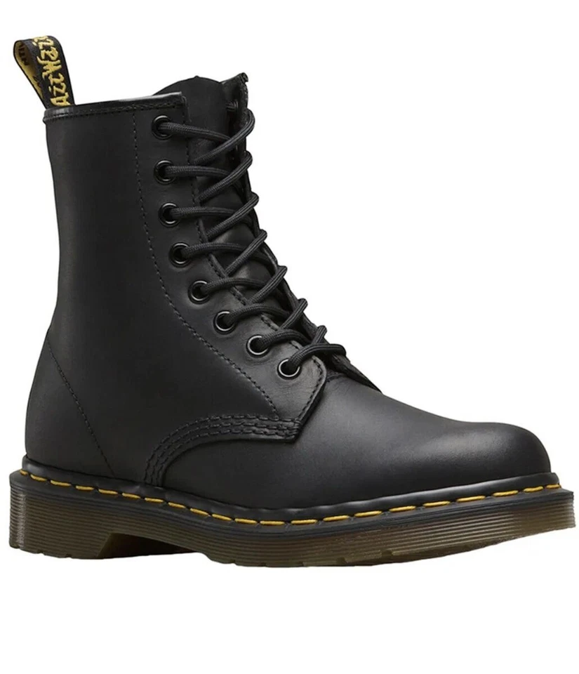 Dr. Martens 1460 Unisex Adults 8-Eye Boot - Black Greasy, US Men's 8, US Women's 9