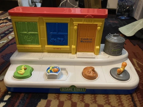 EC Sesame Street Workshop Pop Up Toy Poppin Pals Musical 2004 Mattel Read Cover