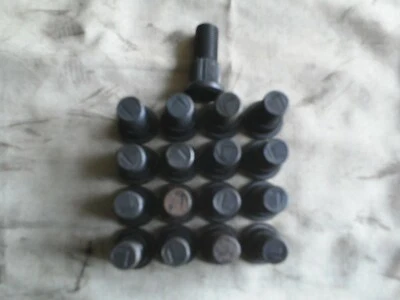 17 tacos de rueda izquierda jeep Foto 1 de 3