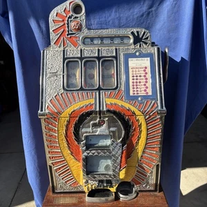 Mills Silent War Eagle 25 Cent Slot Machine 1932 With Keys Works - Picture 1 of 19