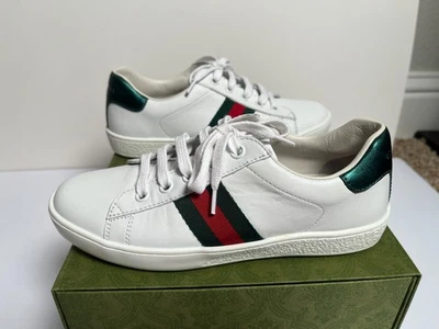 Gucci Ace - Kids size US 2, EU 33, UK 1 classic white shoes w/bag & bonus tote - Image 1 of 4