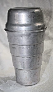 Vintage Metal COCKTAIL SHAKER Aluminum Drink Mixer Cup & Lid w/ MEASUREMENTS ~7" - Picture 1 of 9