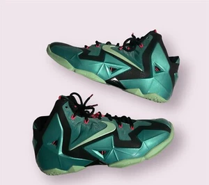 Nike Air LeBron 11 XI South Beach 2014 Size 11 Men’s Blue Pink Black 616175 330 - Picture 1 of 12