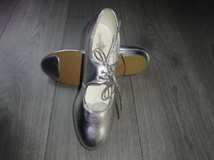SILVER PU TAP DANCE SHOES TOE TAPS LOW HEEL ADULT UK SIZE 8 - SMALL FIT - Picture 1 of 7