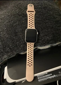 Apple Watch Nike SE GPS + Cellular, 44mm Silver Aluminum Case with Pink Band - Picture 1 of 3