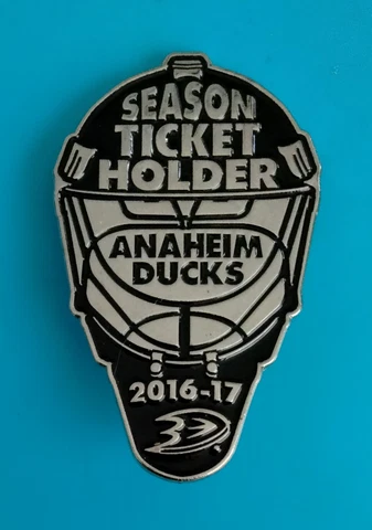 ANAHEIM DUCKS SEASON TICKET HOLDER 2016-17 PIN Cover