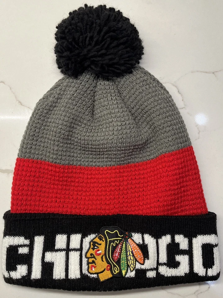 Nuevo Reebok Chicago Blackhawks NHL Hockey Waffle Tejido Pom Pom Invierno Sombrero Gorro Foto 1 de 4