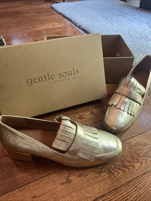 Zapatos dorados Kenneth Cole Gentle Souls Foto 1 de 3